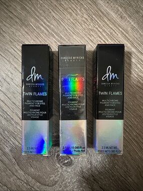 Danessa Myricks Beauty Twin Flames Multichrome Pigment trio